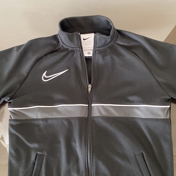 Nike Dri-Fit Full Zip Top - Picture 3 of 7
